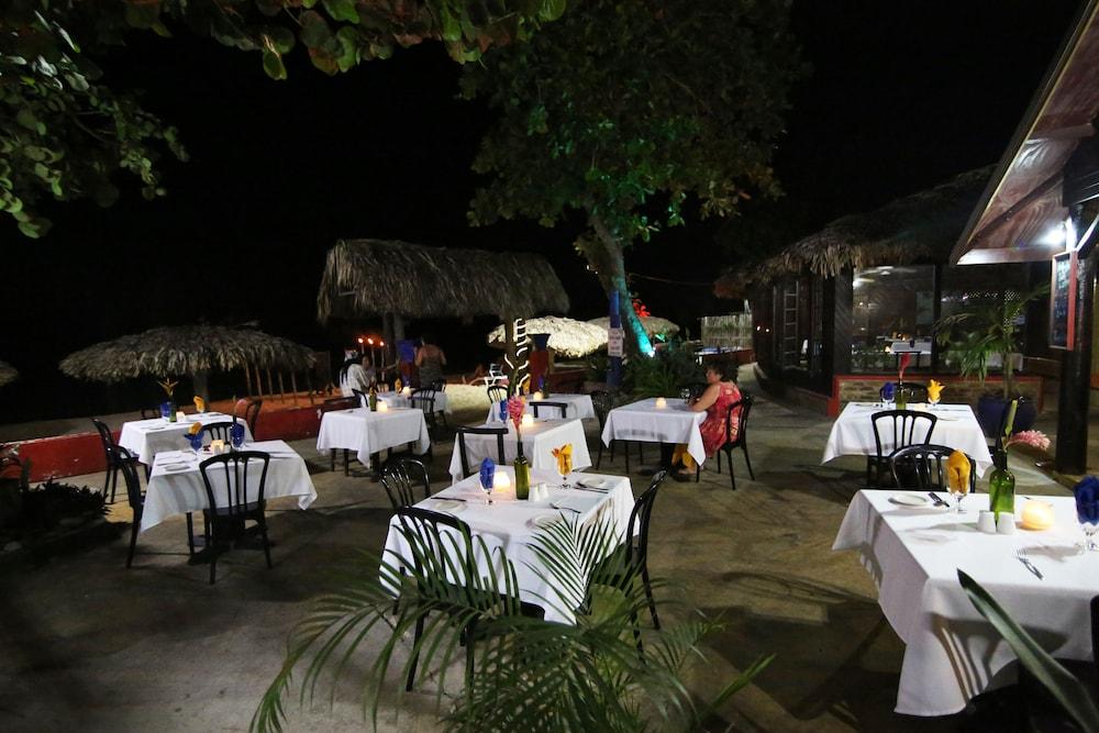 Bar-B-Barn Beach Hotel Negril Exterior photo